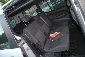 Ford Grand Tourneo - 10