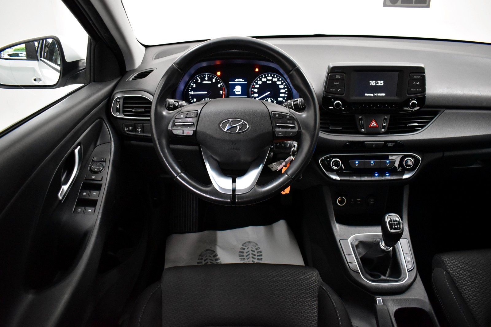 Fahrzeugabbildung Hyundai i30 cw YES! Navi,SH,Kamera,DAB,8fach bereift