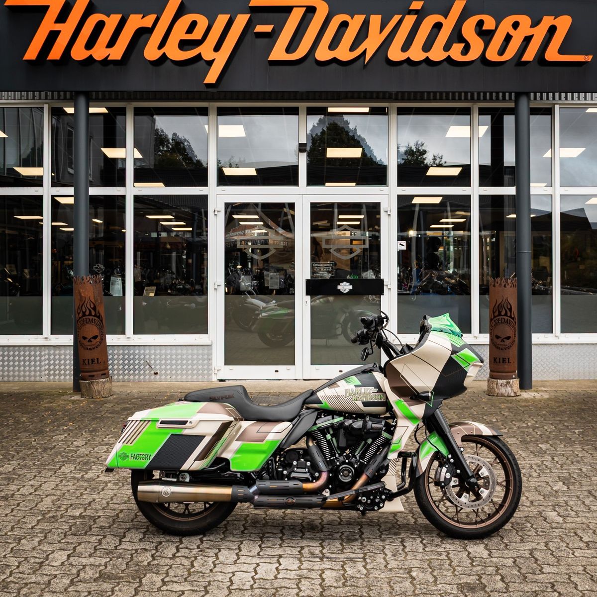 Fahrzeugabbildung Harley-Davidson FLTRXST Road Glide ST - Clubstyle - Kesstech -
