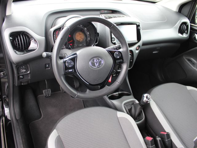 Aygo 1.0 x-Play Kamera*Ganzjahresreifen