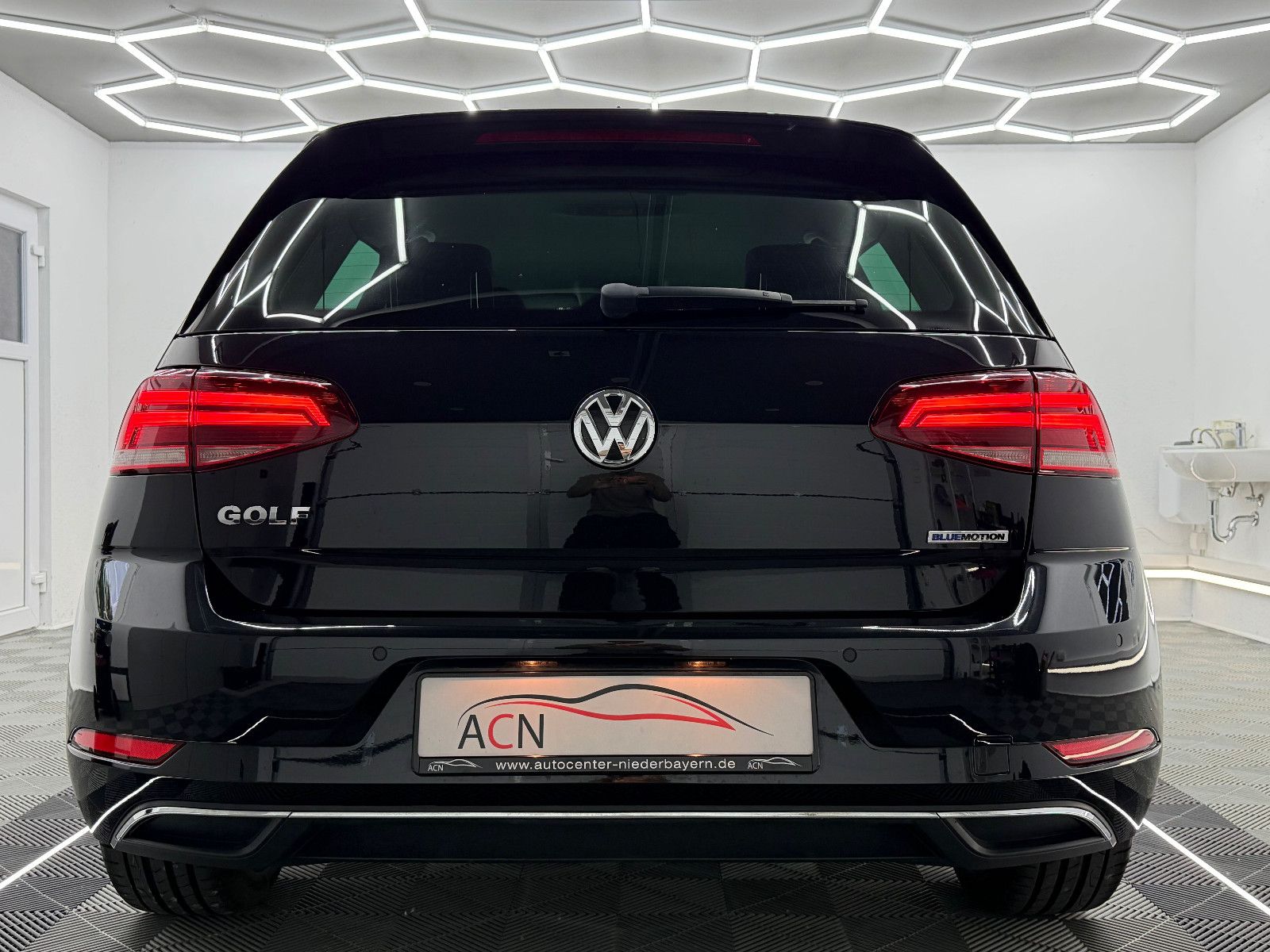 Fahrzeugabbildung Volkswagen Golf VII Lim. IQ.DRIVE BlueMotion/CAR PLAY/ACC