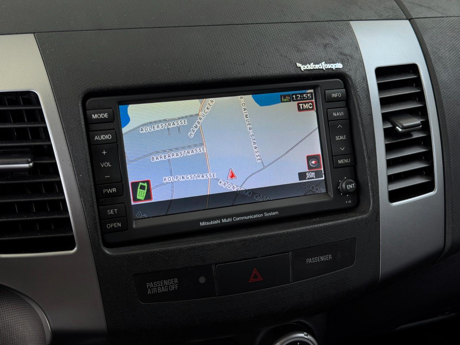 Mitsubishi Outlander 2.2 DI-D 156 ch • 4WD • 7 places • Cuir • Toit ouvrant • Caméra