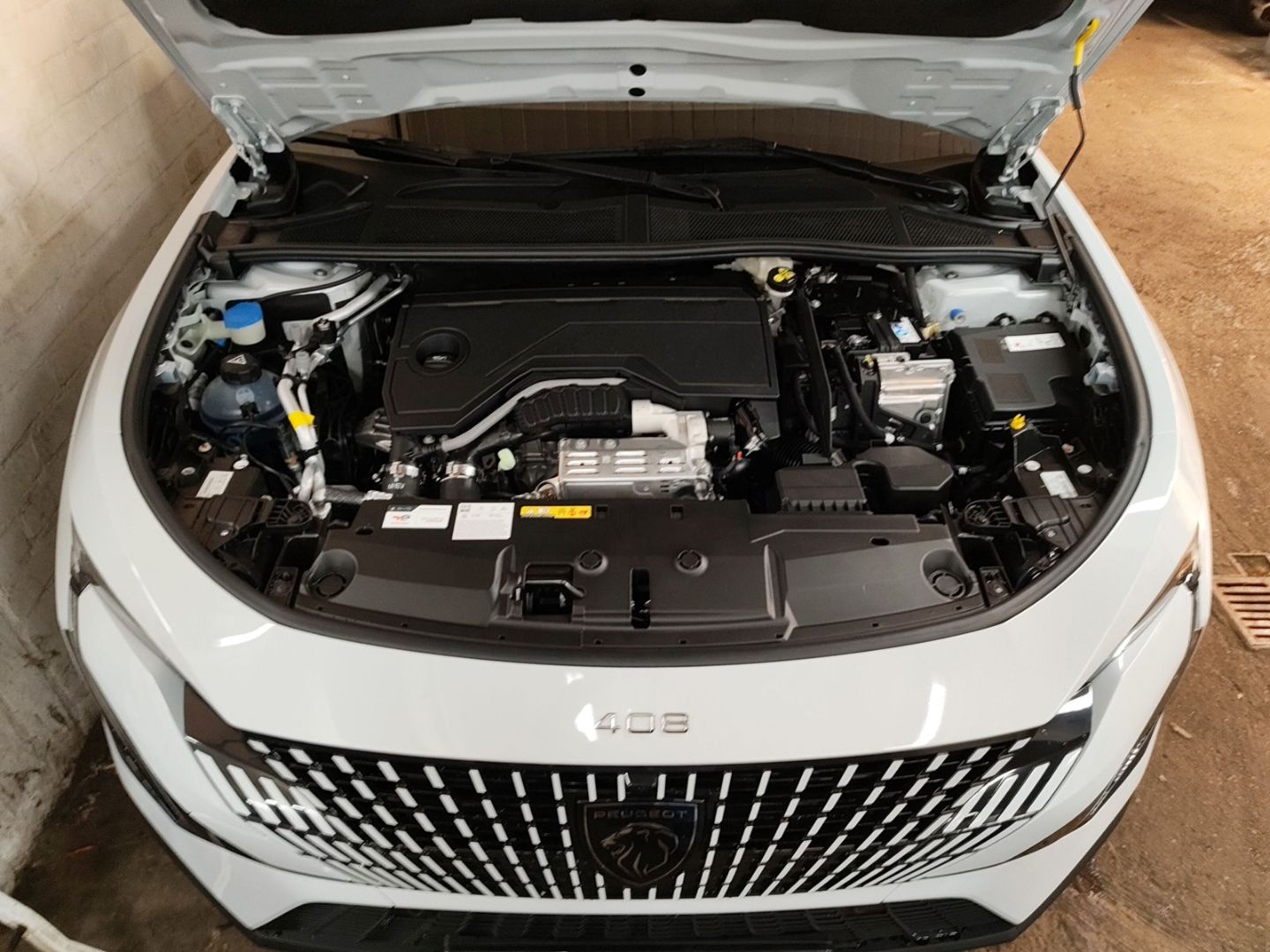 Peugeot 408 - Bild 14