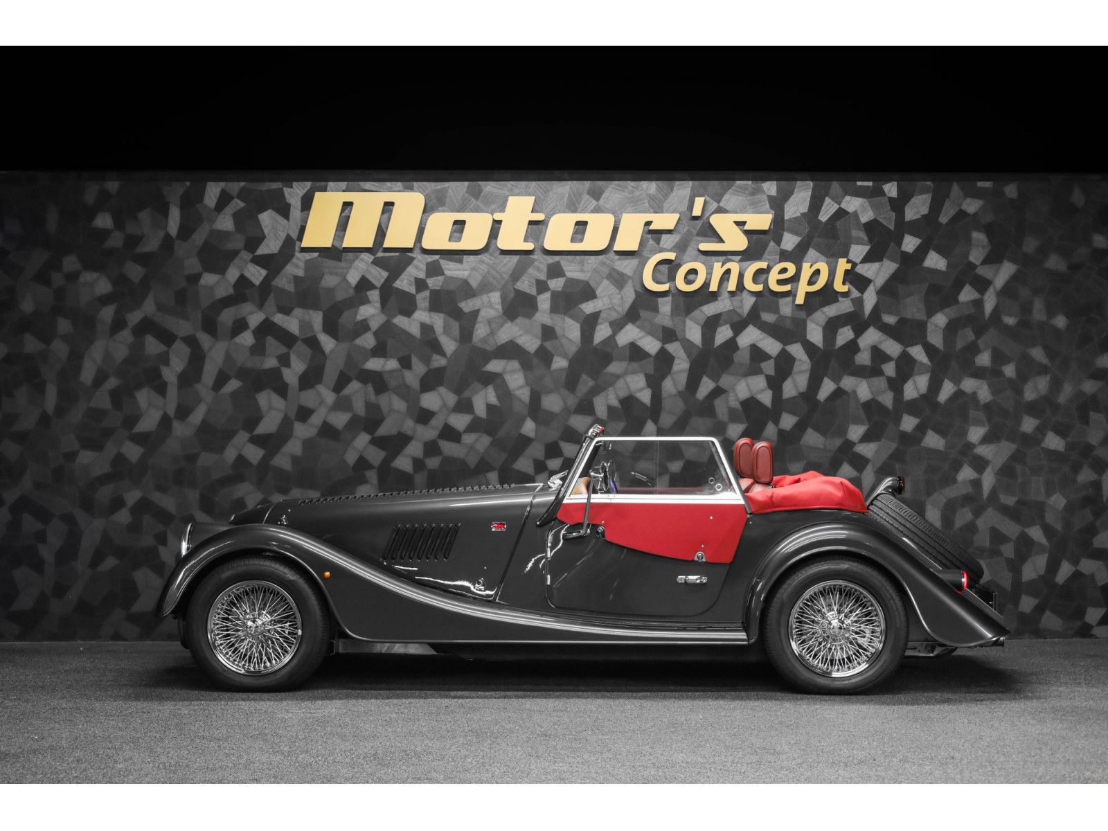 Morgan Plus 4 Dark Silver Metallic / Mulberry imagem 2