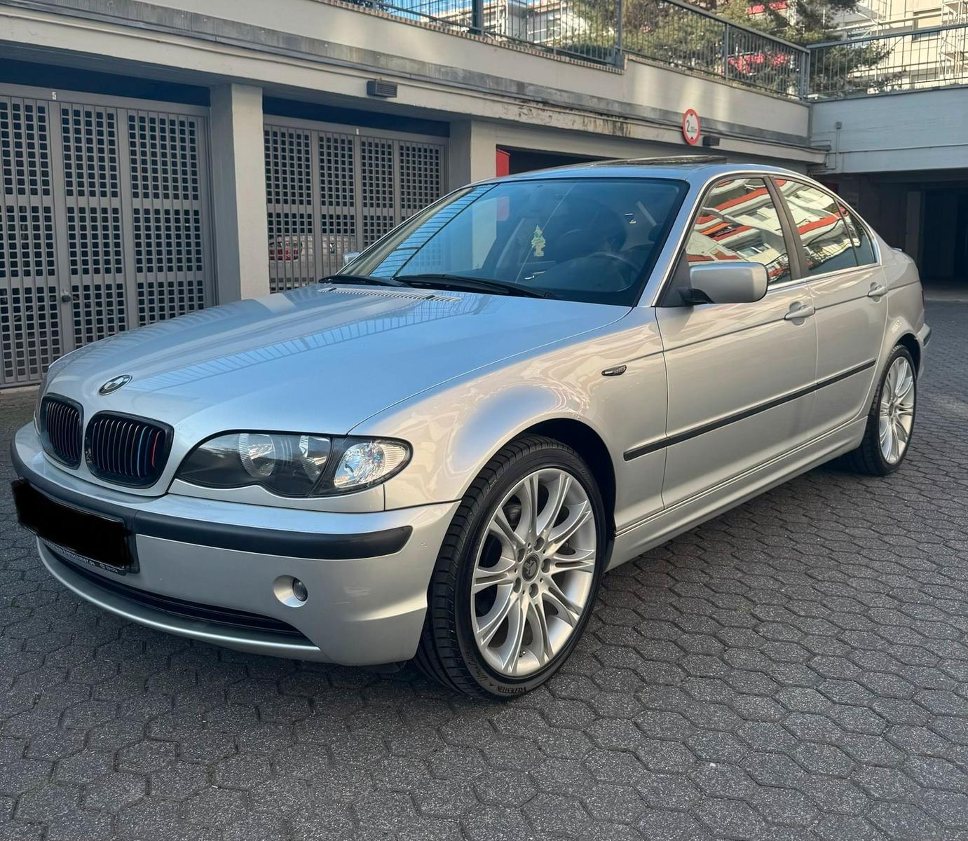 BMW 320