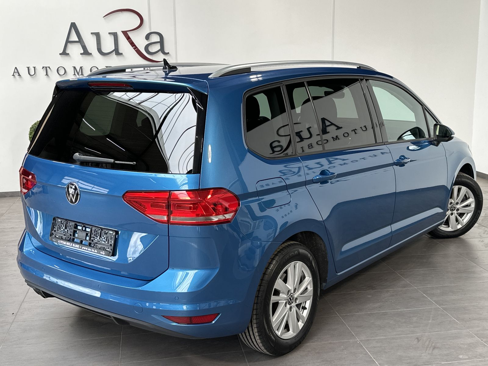 Fahrzeugabbildung Volkswagen Touran Comfortline 2.0 TDI DSG NAV+LED+ACC+AHK