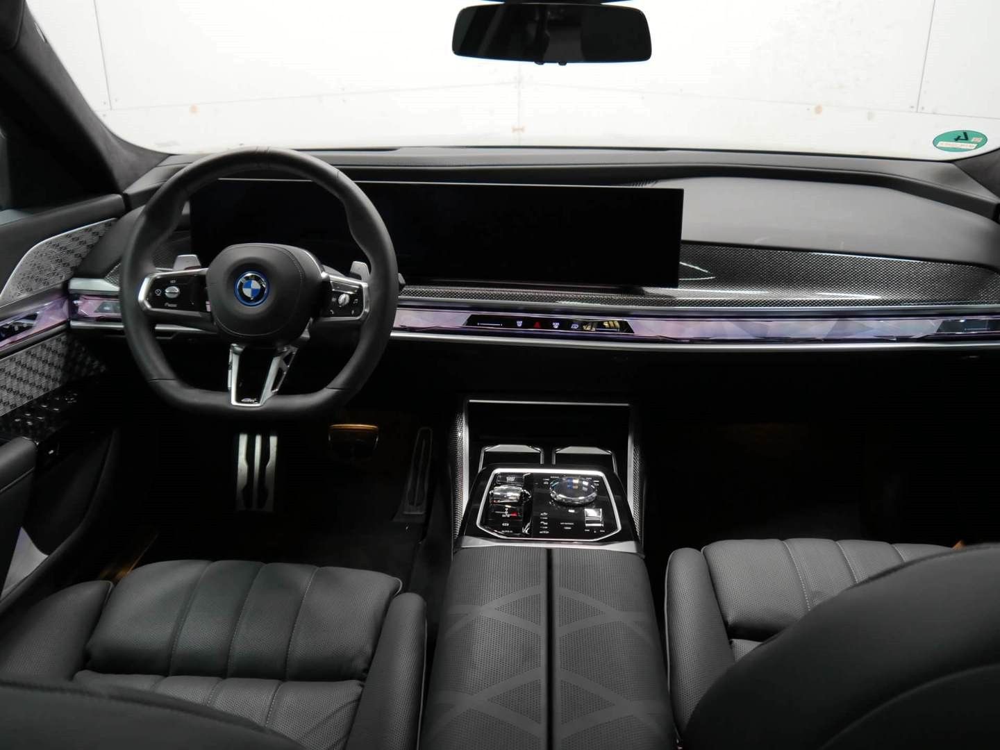 Fahrzeugabbildung BMW 750e xDr M Sport TV SkyLounge Chauffeur Kristall