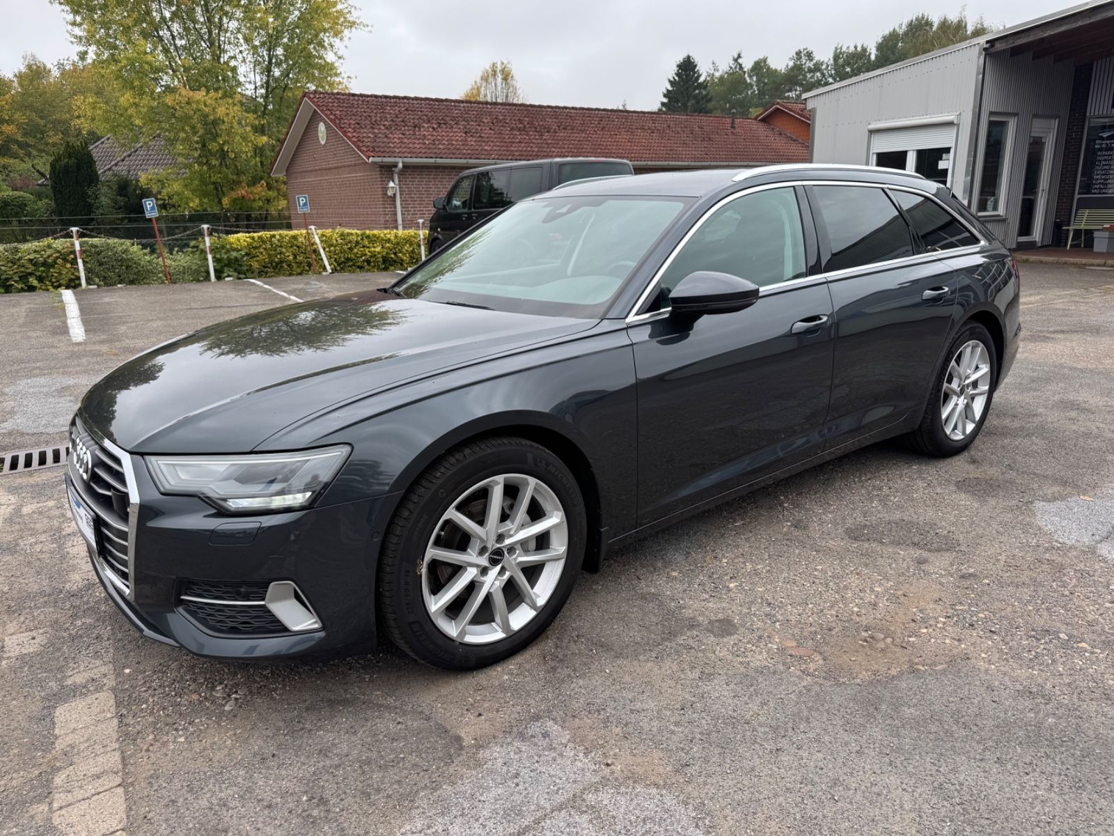 AUDI A6 Avant 40 TDI quattro sport Standheizung