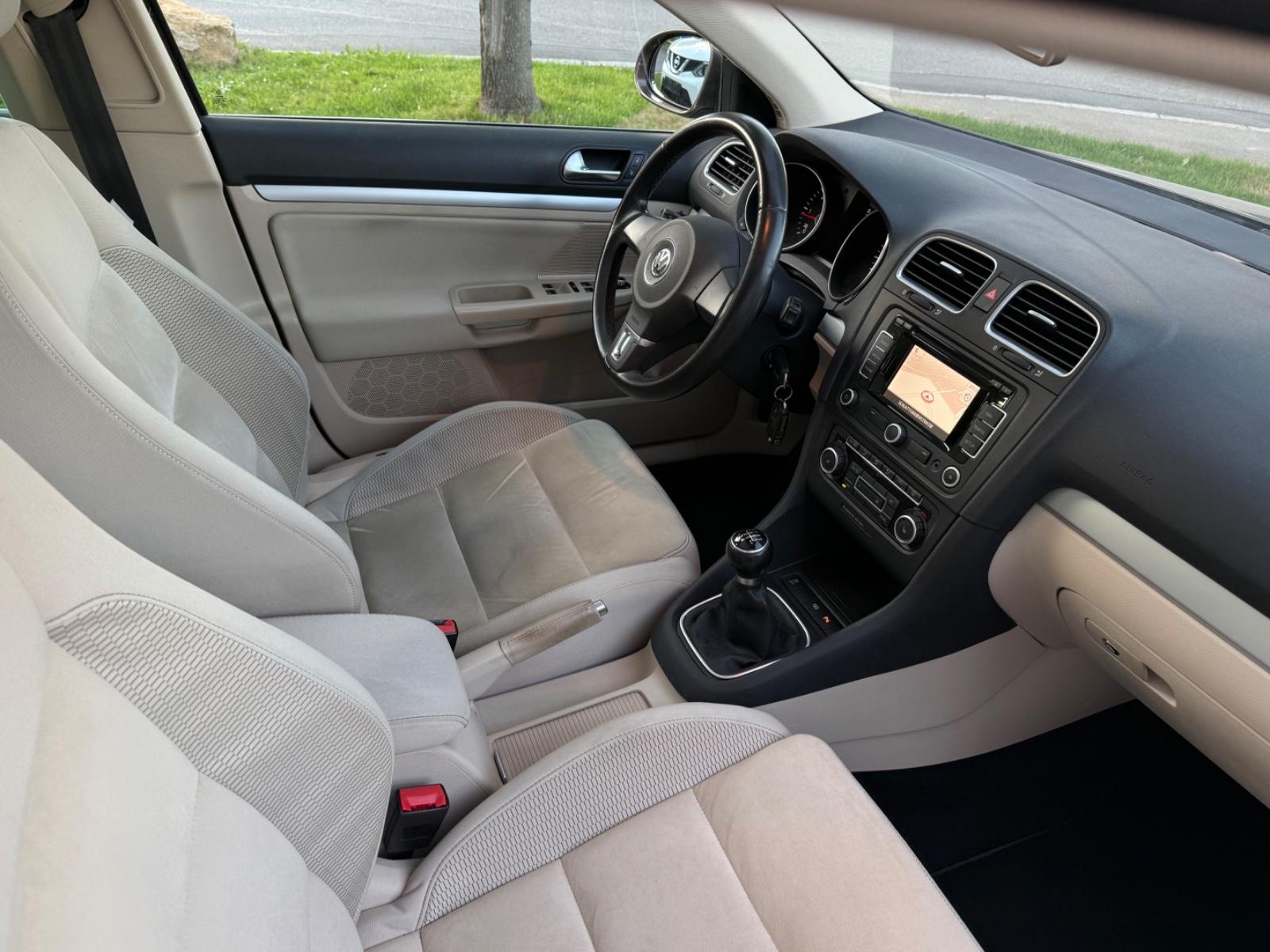Volkswagen Golf 2010 — photo 16