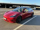 Tesla Model 3 Performance in rot Dual Motor AWD (2021) - Tesla Model 3 Dual Motor Gebrauchtwagen