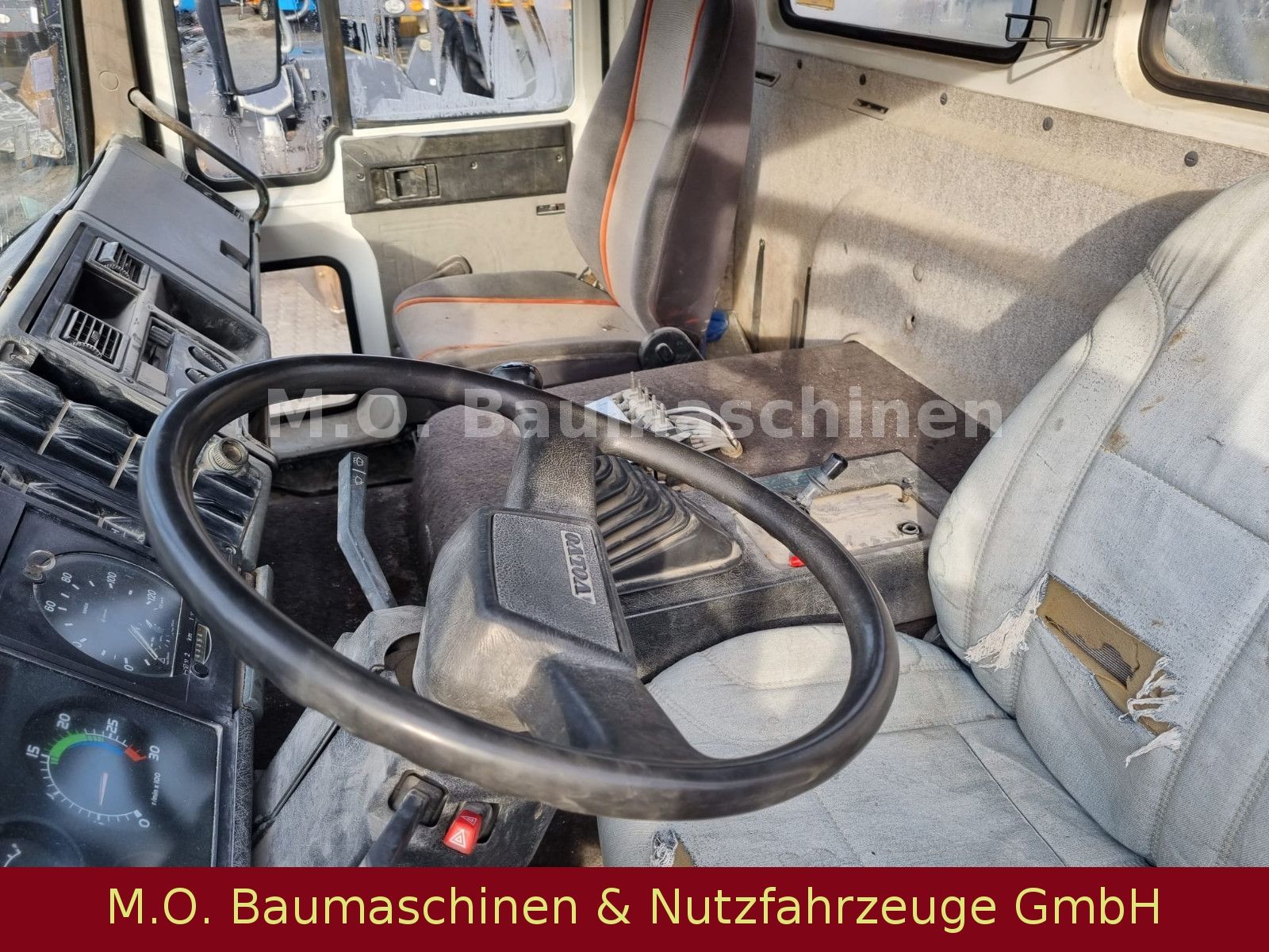 Fahrzeugabbildung Volvo FL 614G34R / 4x2 / Blatt/Blatt