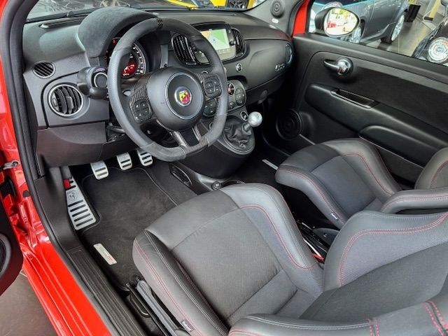 Fahrzeugabbildung Abarth 695 Competizione KLIMA NAVI BEATS