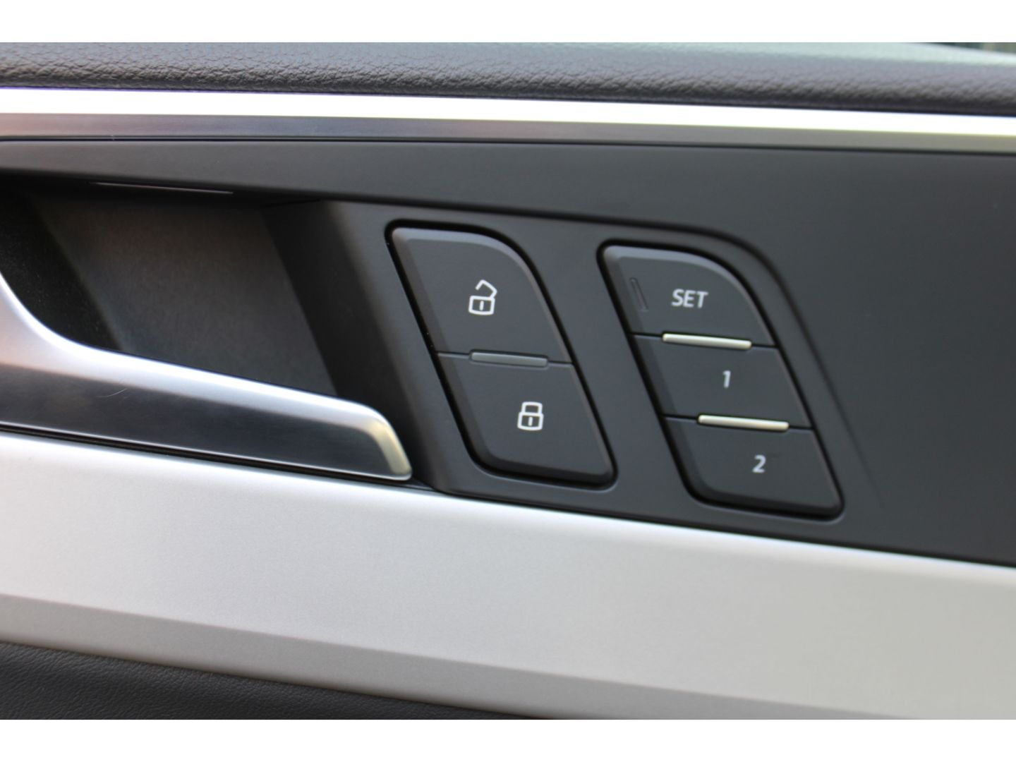 AUDI A4 35 TDI S-Tronic advanced Avant LED Navi DAB V - Image 14