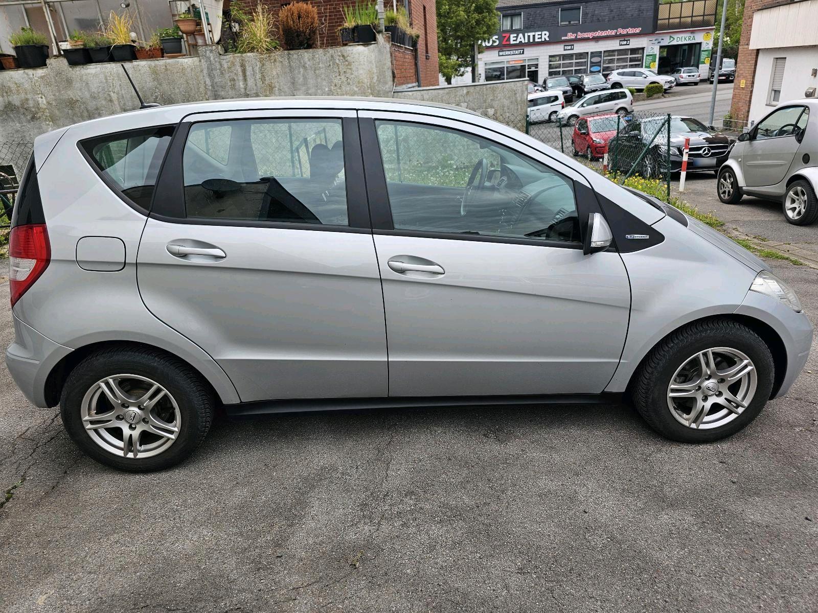 Mercedes-Benz A180 2009 — engine 116 HP (85kW)