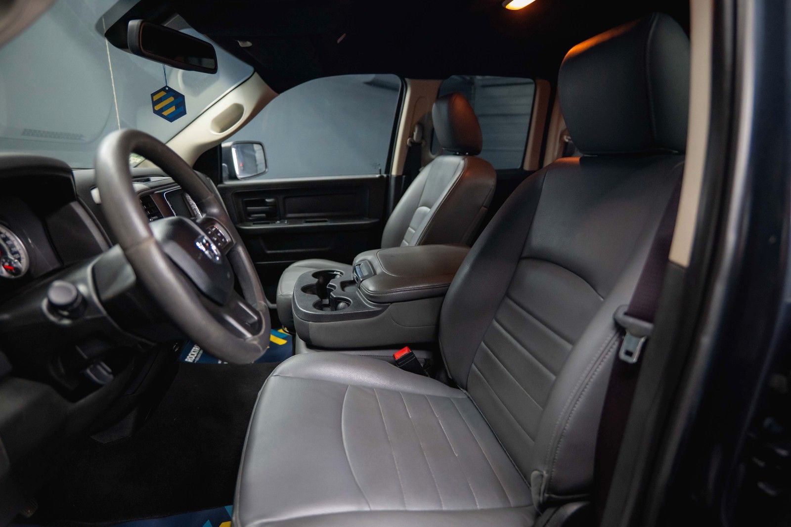 Fahrzeugabbildung Dodge RAM 3.6 V6 4x4  LONGBED Offroad *LPG*6 Sitze*