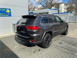 Jeep Grand Cherokee 3.0l V6 CRD Overland - Jeep Gebrauchtwagen in Hamburg