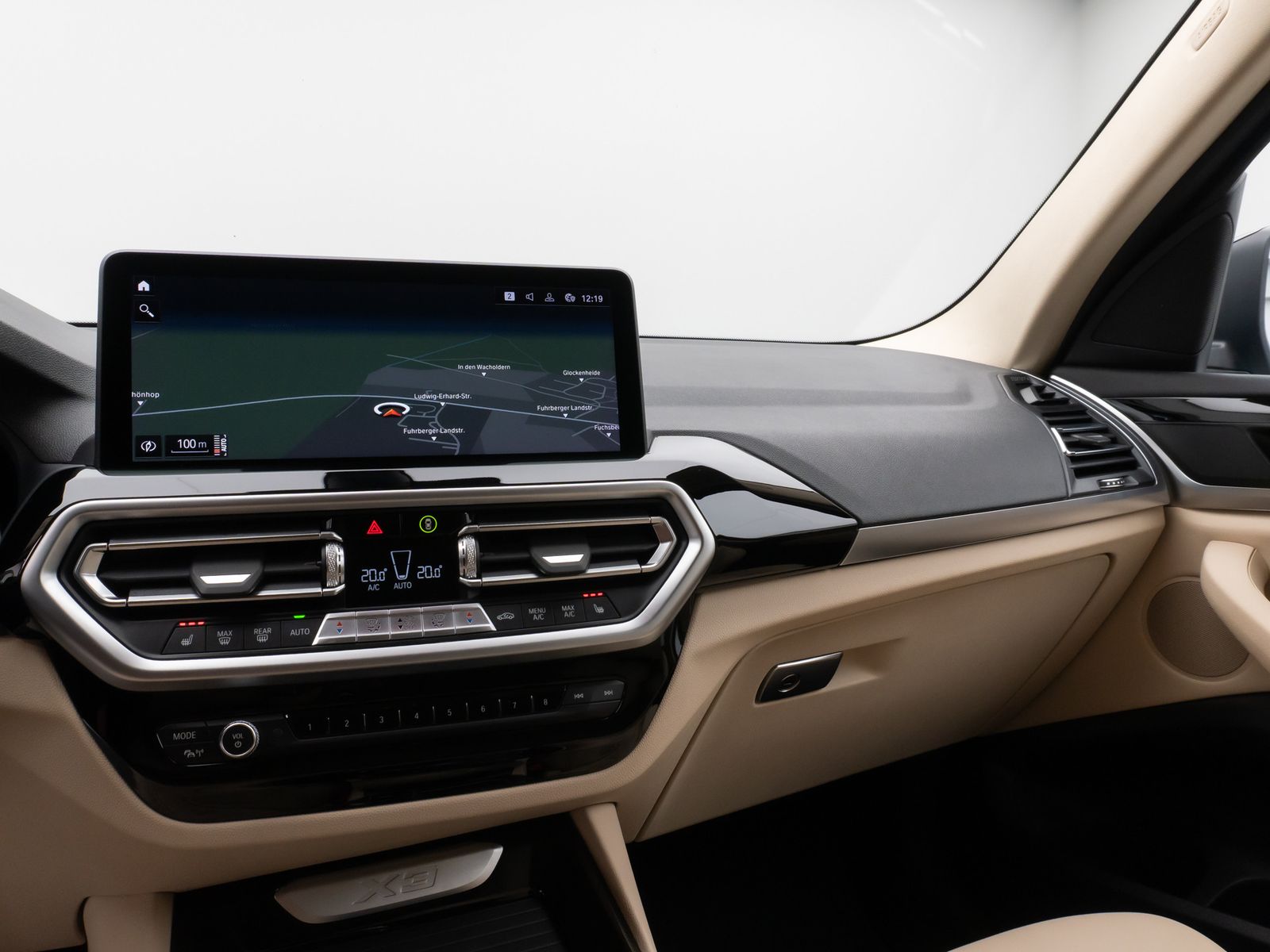 Fahrzeugabbildung BMW X3 xD20d  Kamera DAB HiFi Lnkrhzg Komfort Sport