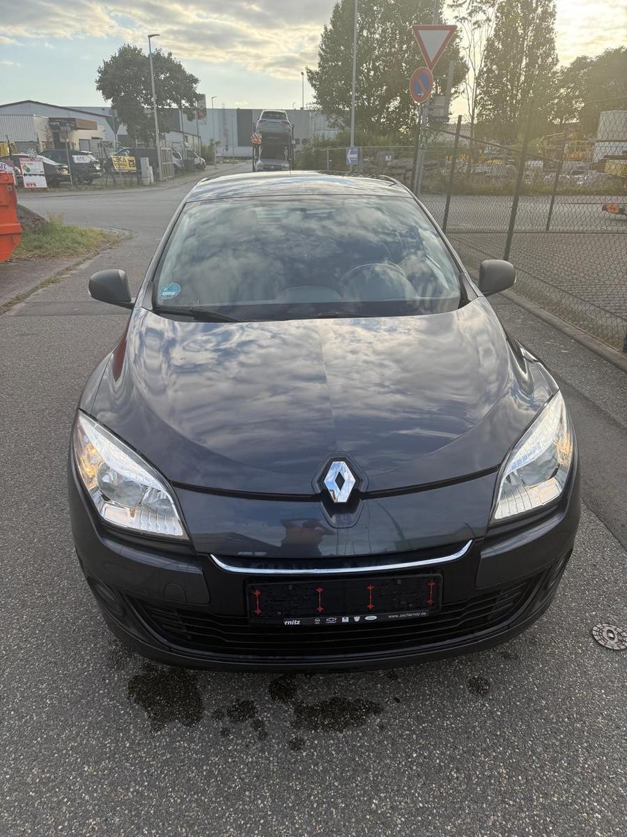 Renault Megane III Lim. 5-trg. Je t'aime