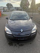 Renault Megane III Lim. 5-trg. Je t'aime - Renault Megane in Mainz