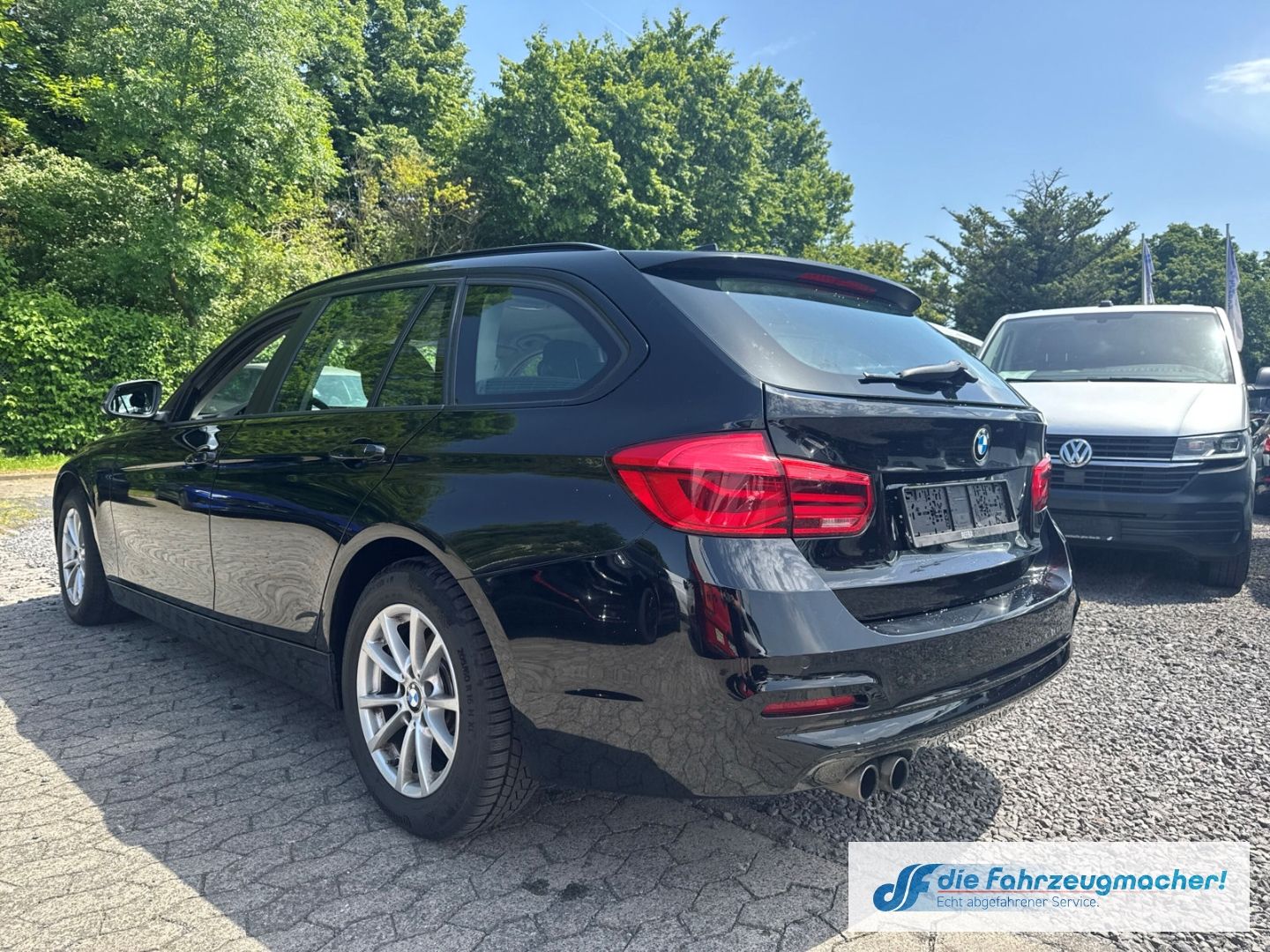 Fahrzeugabbildung BMW 320 i xDrive Advantage Touring *EXPORT