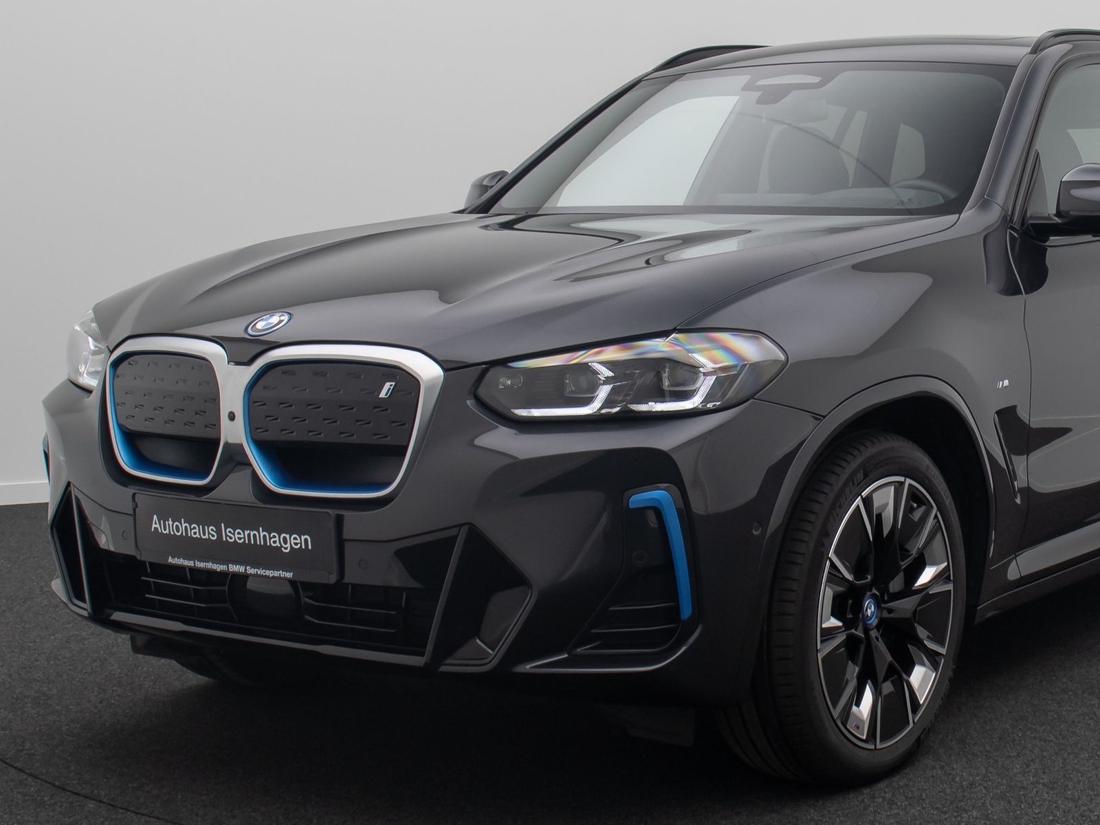 Fahrzeugabbildung BMW iX3 IMPRESSIVE 360° HUD H/K DAB Komfort Panorama