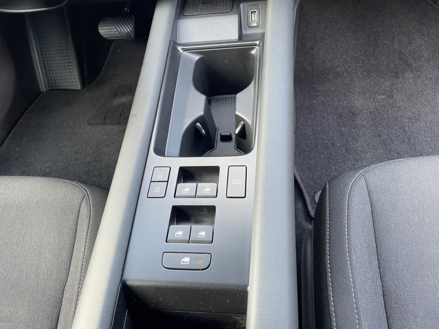 Fahrzeugabbildung Hyundai IONIQ 6 DYNAMIQ 77,4kWh LED+NAVI+SHZ+TEMPOMAT