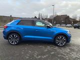 Volkswagen T-Roc Style,R-LINE,2HD,NAVI,SITZHEIZUNG,PDC,TEMP - Volkswagen T-Roc mit Benzin-Antrieb: Limousine