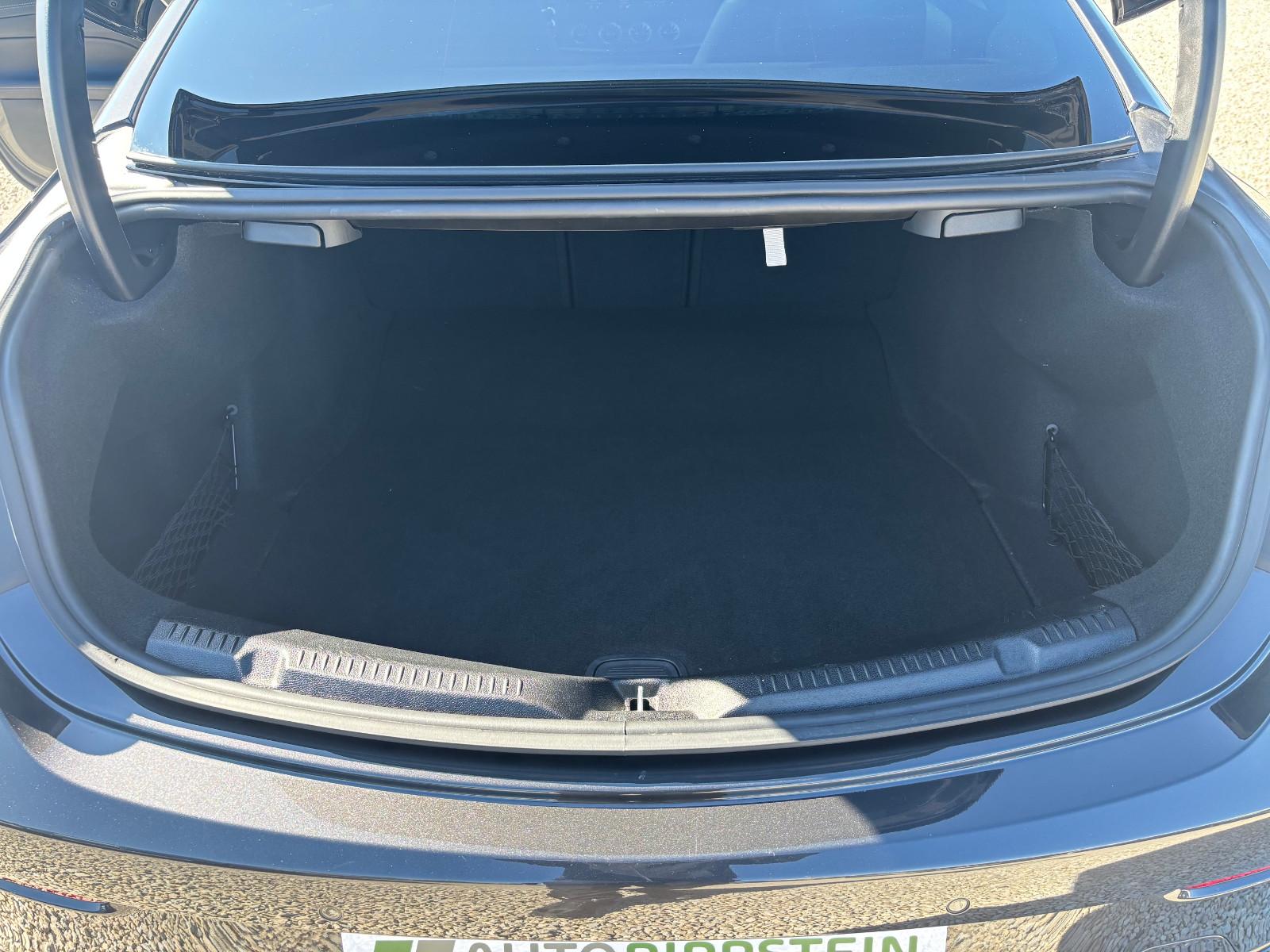 Mercedes-Benz E220d Coupé AMG Night Edition +BURMESTER+PANO+