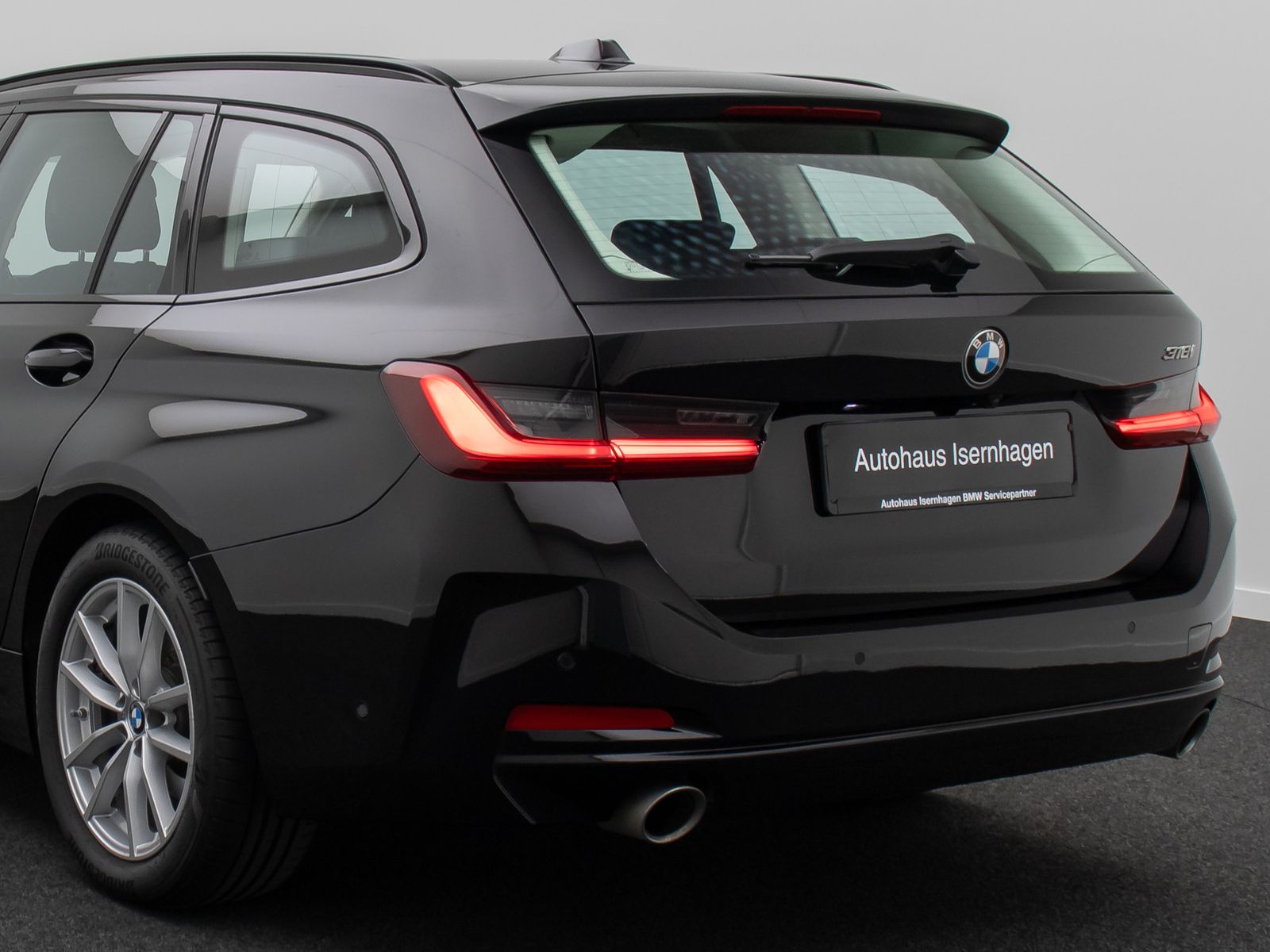 Fahrzeugabbildung BMW 318i Alarm GeschwindigRe DAB Kamera Sportlenkrad