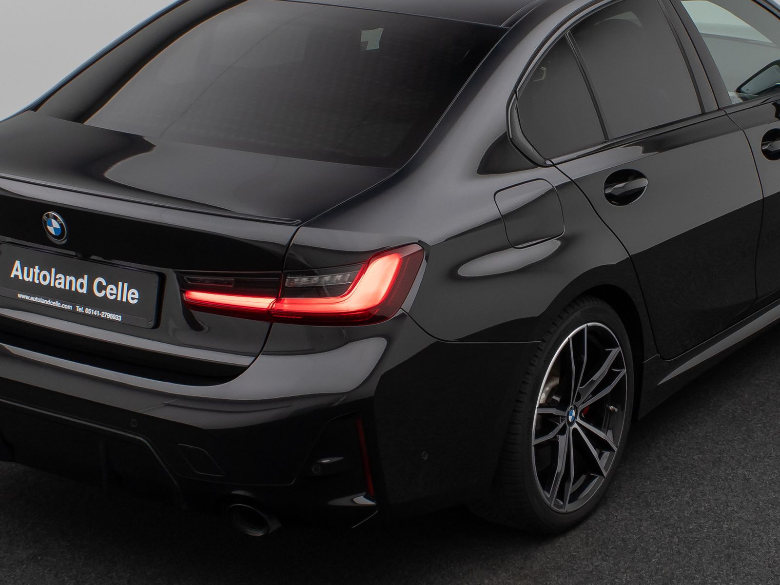 Fahrzeugabbildung BMW 320i M SportPro Glasdach Kamera HUD DAB HiFi 19"