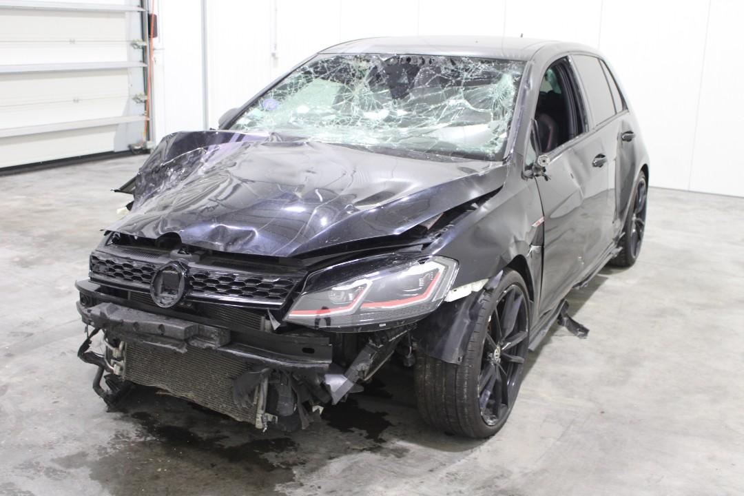 Volkswagen Golf GTI AUTO