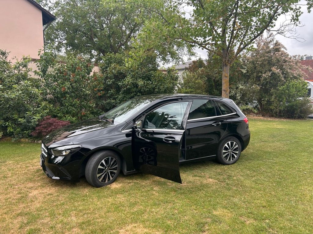 Image of Mercedes-Benz B 200