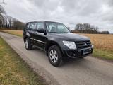 Mitsubishi Pajero 3,2 DI-D 4WD Inform Inform - Mitsubishi Pajero von privat