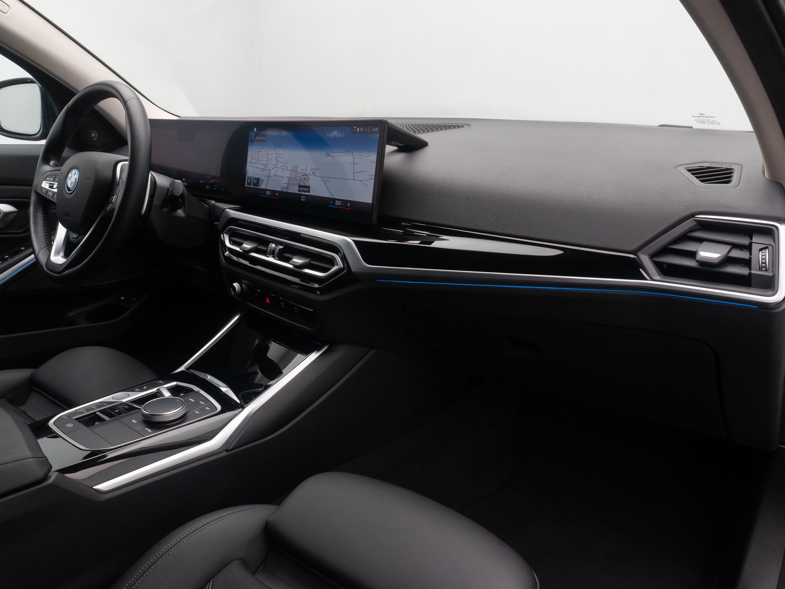 Fahrzeugabbildung BMW 320e DAB Kamera Alarm H/K Sport Leder Komfort