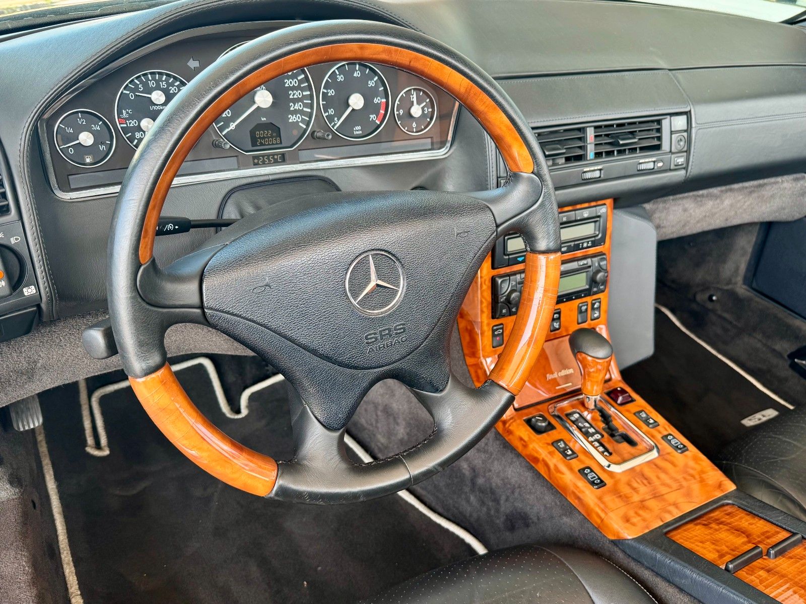 Fahrzeugabbildung Mercedes-Benz SL 320 Final Edition Autom.
