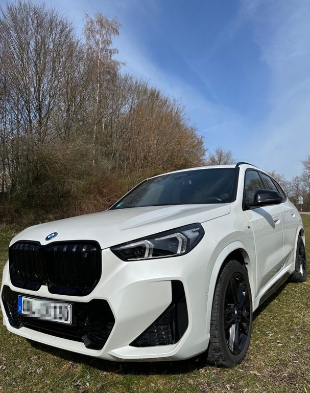 Image of BMW iX1