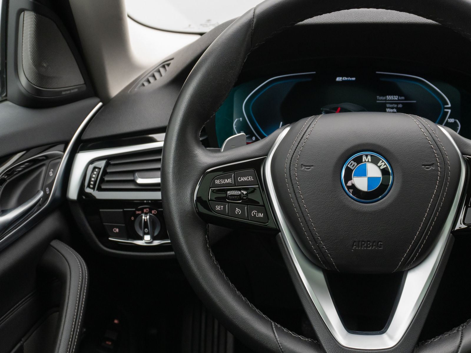 Fahrzeugabbildung BMW 530e xD Alarm DAB 360°Panorama H/K 4Klima Sport