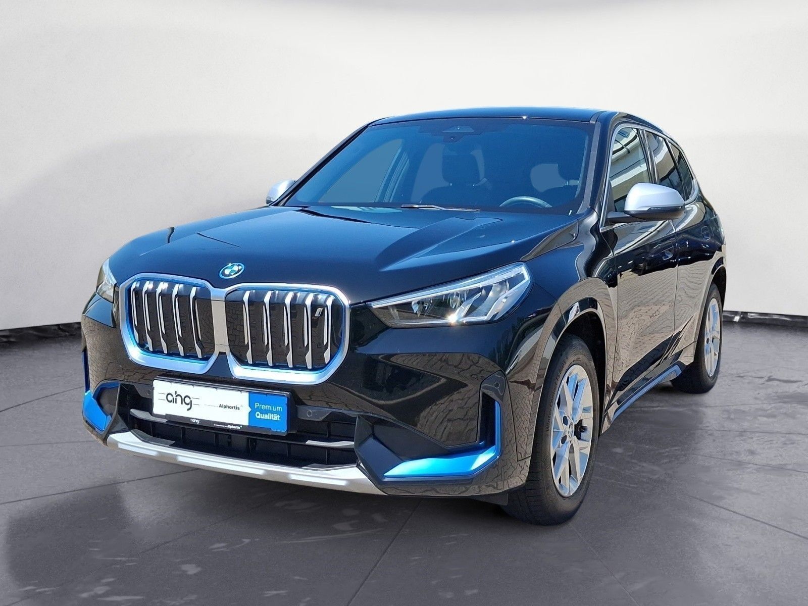 BMW iX1 xDrive30 AHK Adaptives Fahrwerk