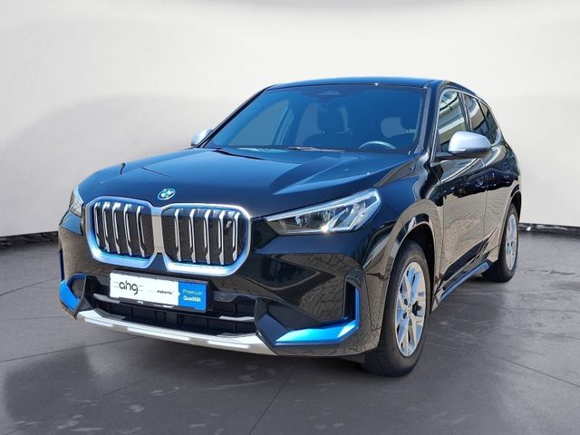 BMW iX1 xDrive30 AHK Adaptives Fahrwerk