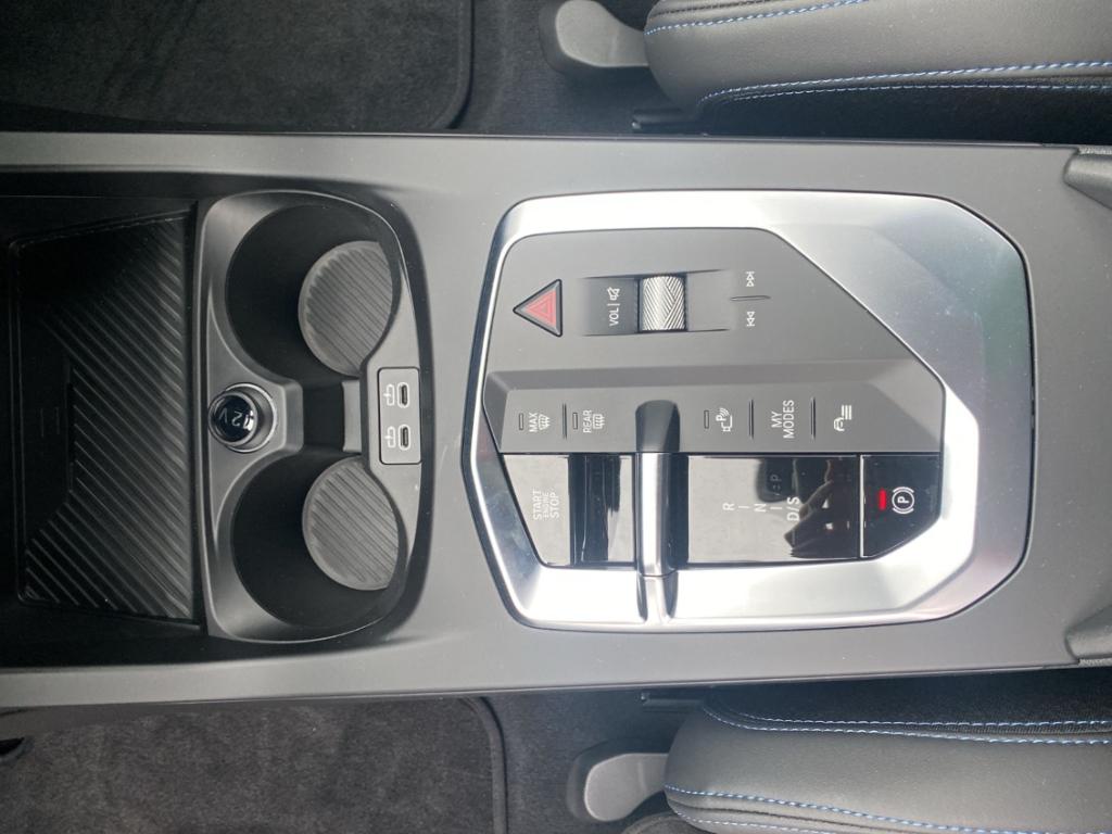 BMW M135 xDrive Panoramadach/IconicGlow/HeadUp/LiveC