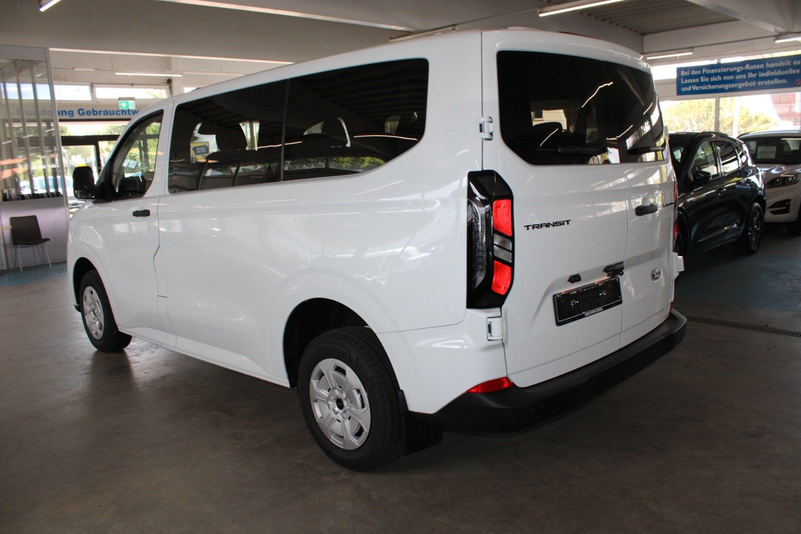 Fahrzeugabbildung Ford Transit Custom Kombi Trend 8-Sitzer GJR SOFORT
