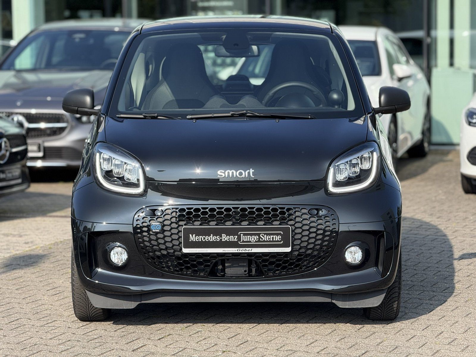 Fahrzeugabbildung Smart SMART EQ FORTWO*PANO*AMBIENTE*KAMERA*LED*PDC