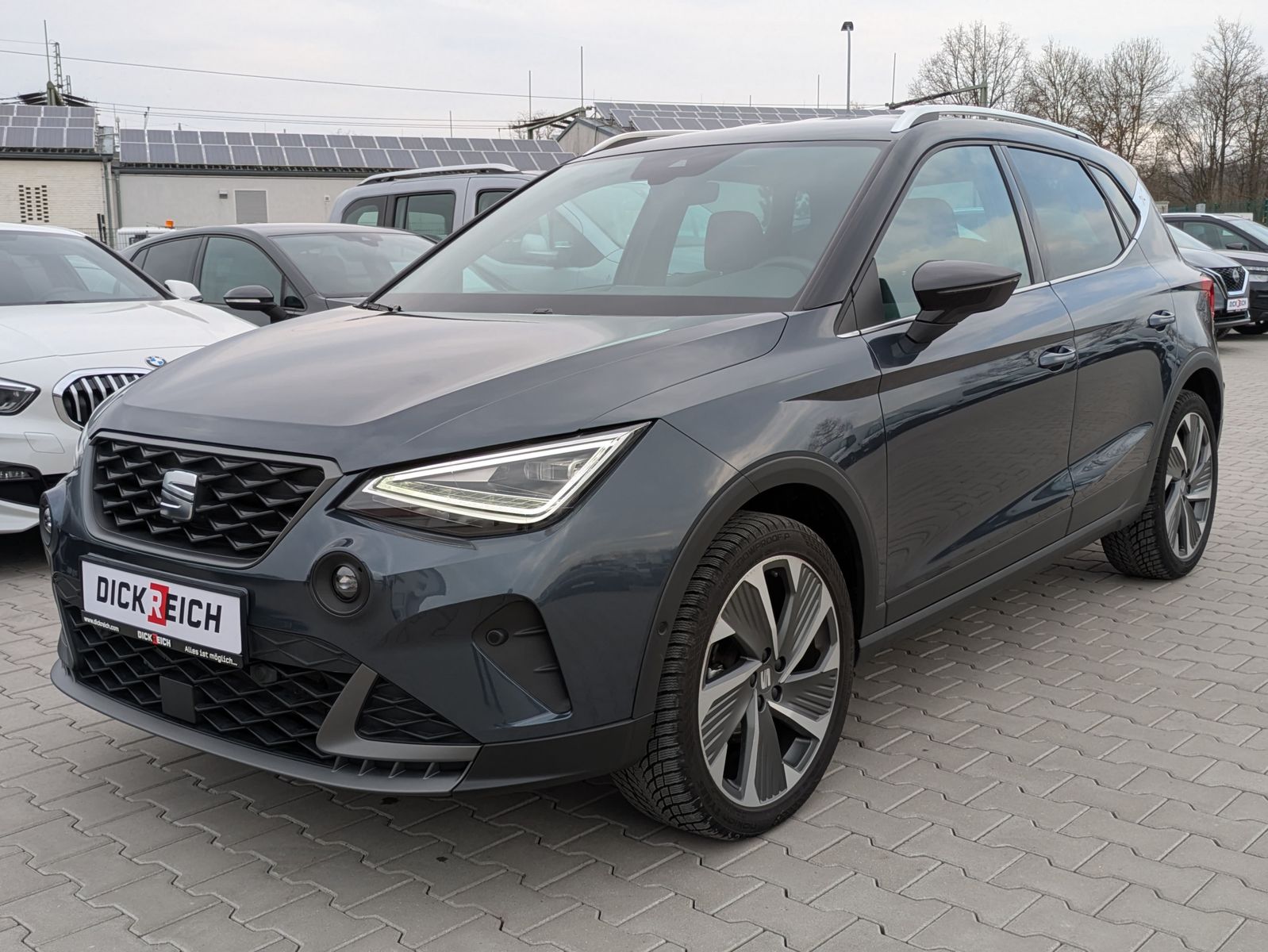 Fahrzeugabbildung SEAT Arona 1.0 TSI FR DSG AHK*ACC*LED*APP*DAB*KAMERA