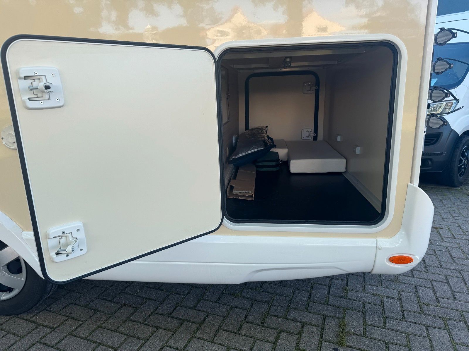 Fahrzeugbild 14