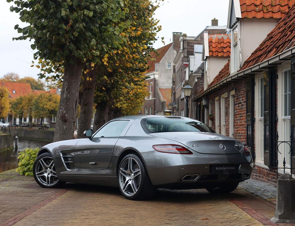 Mercedes-Benz SLS AMG