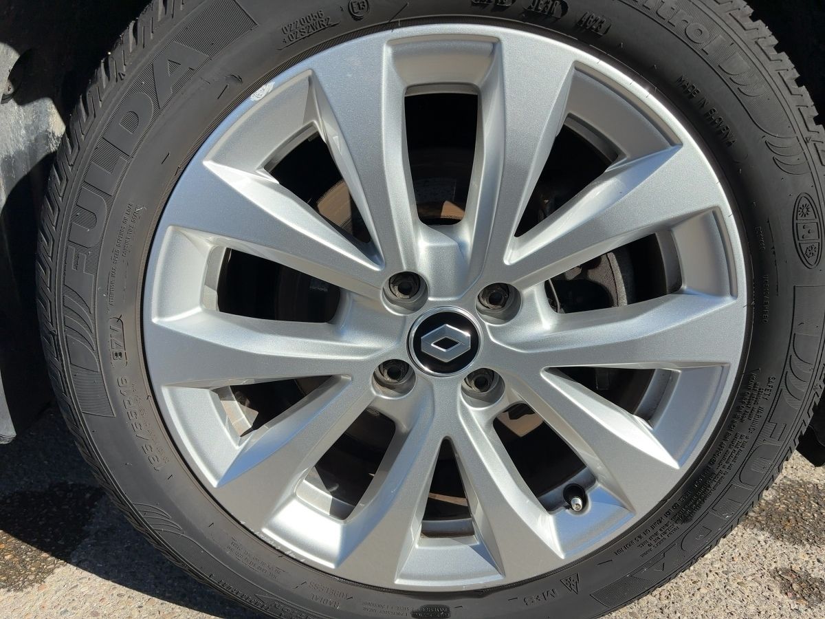 Fahrzeugabbildung Renault Clio INTENS E-TECH 140 Navi SHZ Kamera