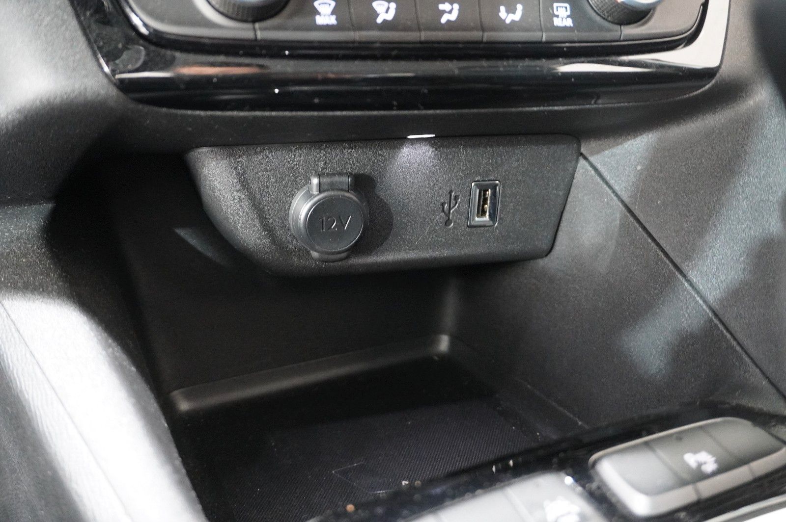 Fahrzeugabbildung Opel Corsa F 1.2 ELEGANCE NAVI/LED/VIRTUAL/SPORT/DAB+