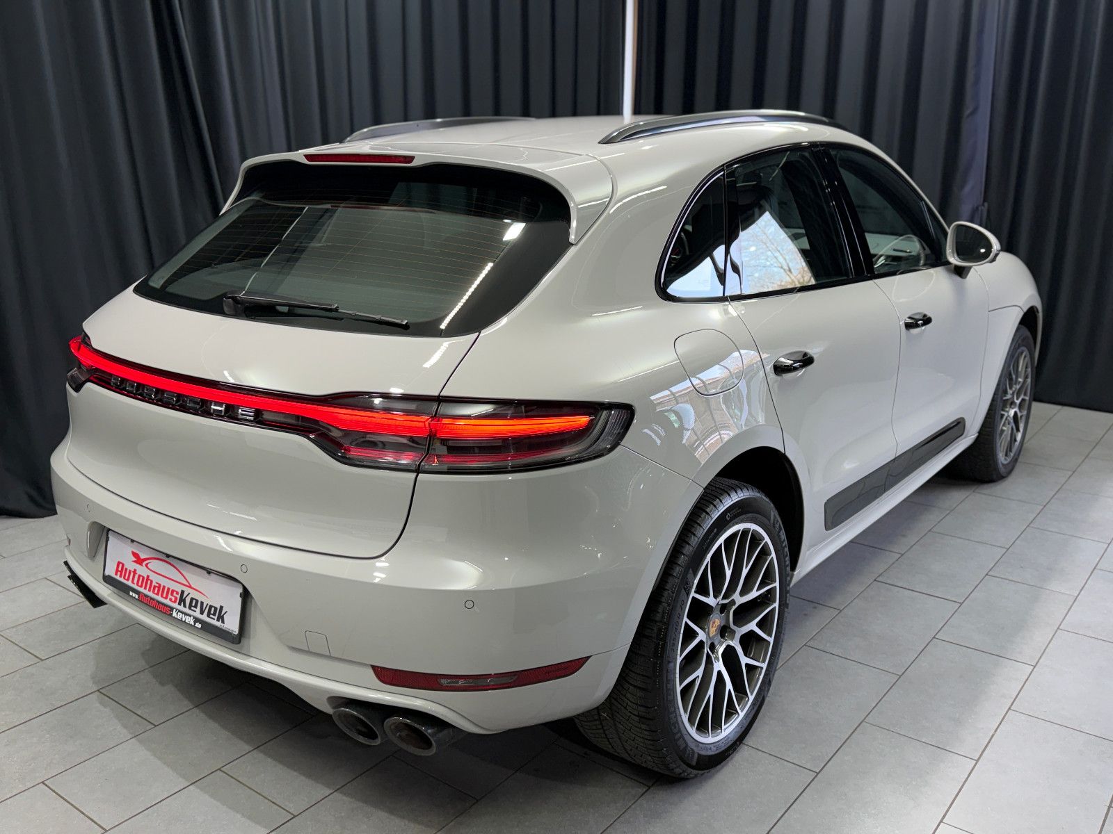 Fahrzeugabbildung Porsche Porsche Macan S |360°|AHK|Dt.-FAHRZEUG
