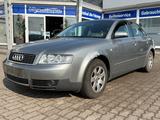 Audi A4 1.8 T  Limousine - Audi A4 aus 2001: 1.8