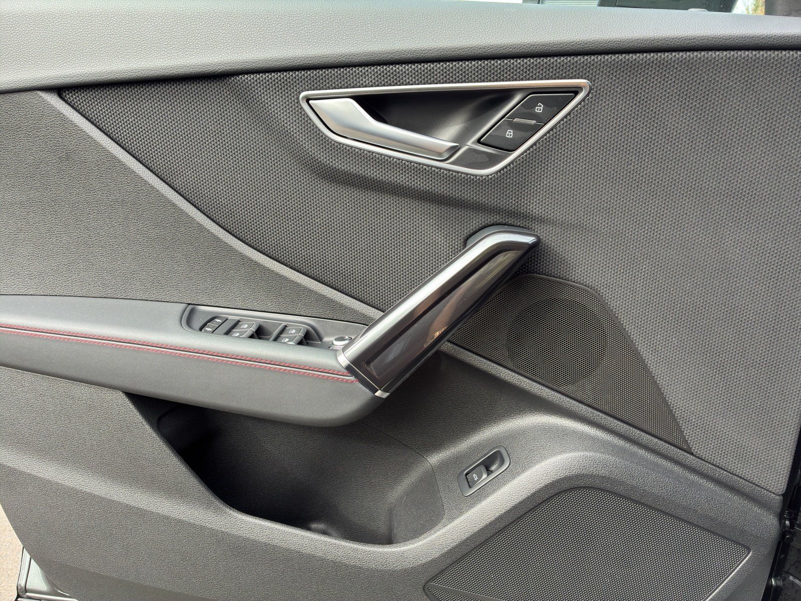 Fahrzeugabbildung Audi Q2 35 1.5 TFSI S-Line AHK,Kamera,LED,Leder,Navi
